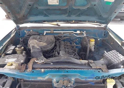 2001 Nissan Frontier Xe z USA, uszkodzony, nr VIN 1N6DD26S11C396561